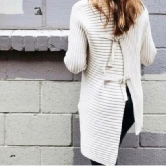 CABI D RING #3363 S rib asymmetrical cream tie back womans gorpcore sweater - Picture 3 of 13